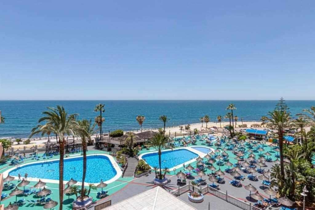 797 Holiday Rentals- Apartamento en Sunset Beach con vistas al jardin Benalmádena Exterior foto