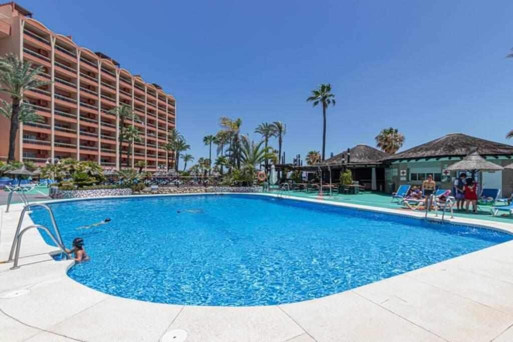 797 Holiday Rentals- Apartamento en Sunset Beach con vistas al jardin Benalmádena Exterior foto