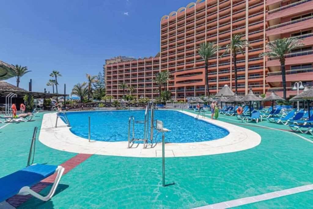 797 Holiday Rentals- Apartamento en Sunset Beach con vistas al jardin Benalmádena Exterior foto